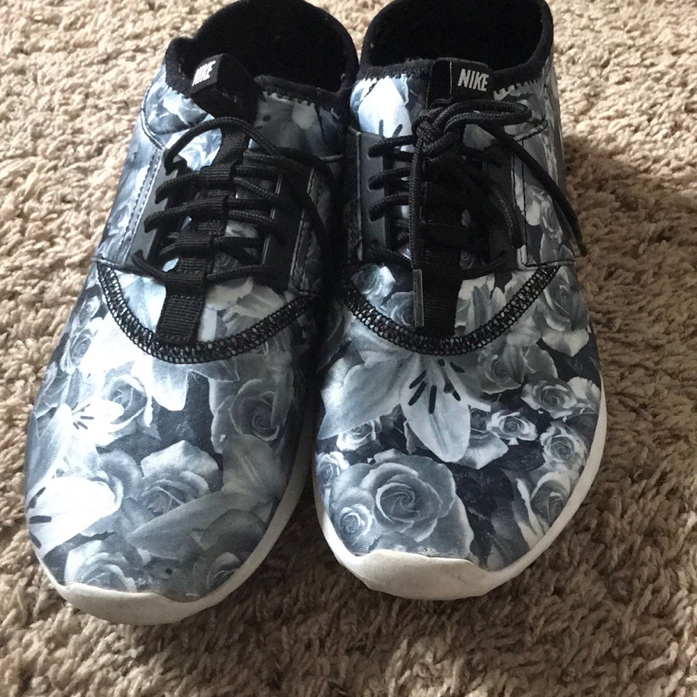 Nike rose pattern tennis shoes